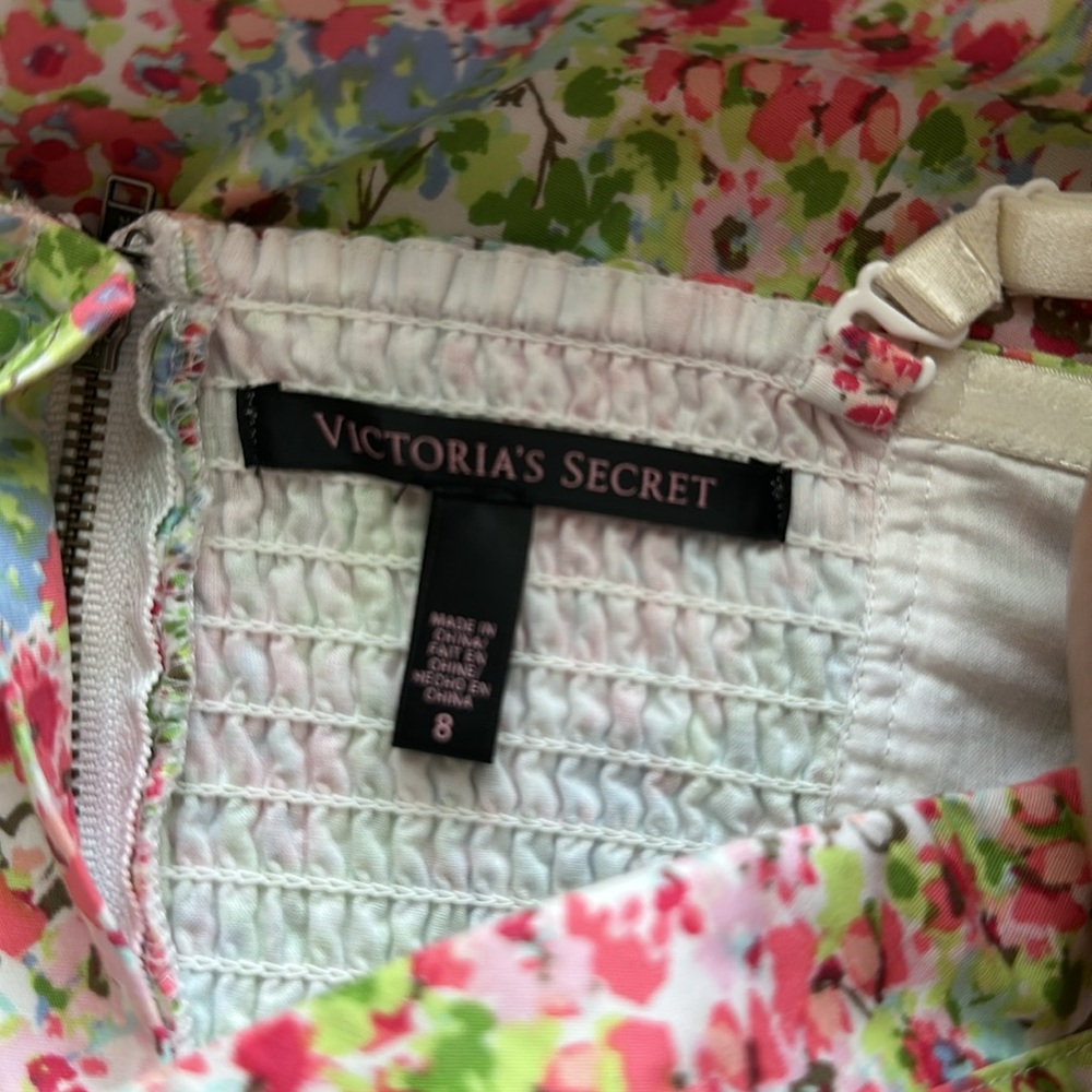 96% Cotton VICTORIA’s SECRET Floral Dress with Pink and Green Accents Sz-8 - Picture 9 of 12